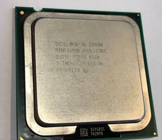 Intel Dual Core E5400 (2,7GHz/800MHz/2Mb) socket 775-s processzor
