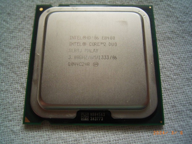 Intel E8400 processzor, 3GHz, 6MB Cache elad