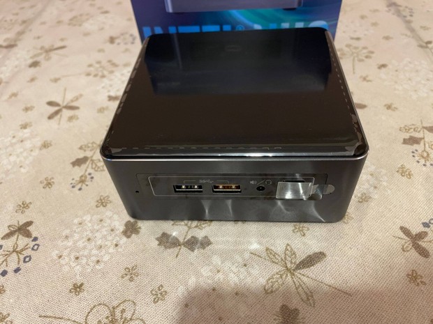 Intel NUC mini pc NUC7i7BNH i7, 8Gb RAM, 240Gb SSD