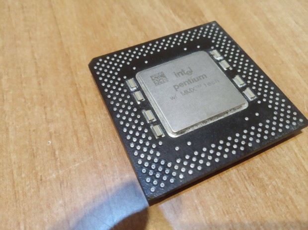 Intel Pentium 200 MMX processzor