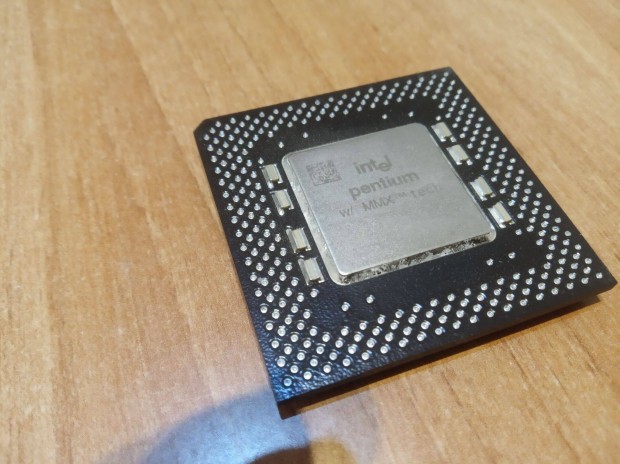 Intel Pentium 233 MMX processzor