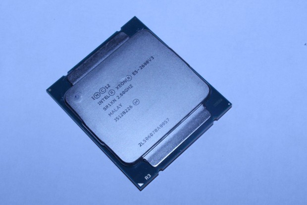 Intel Xeon E5 2690 V3 / 12C/24T