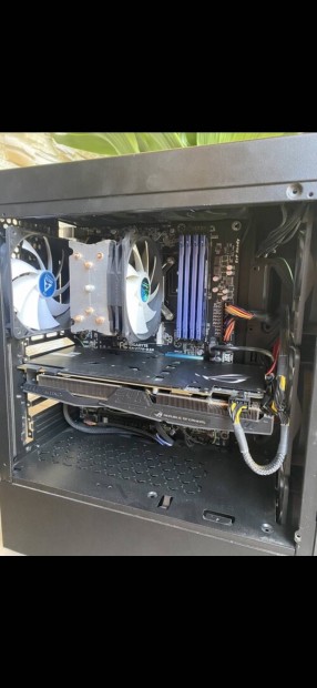 Intel félkonfig (i7, 16g)