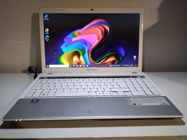 Intel i5 laptop olcsón! ( 4gb ram - 500gb hdd - HDMI - wifi - jó akku)