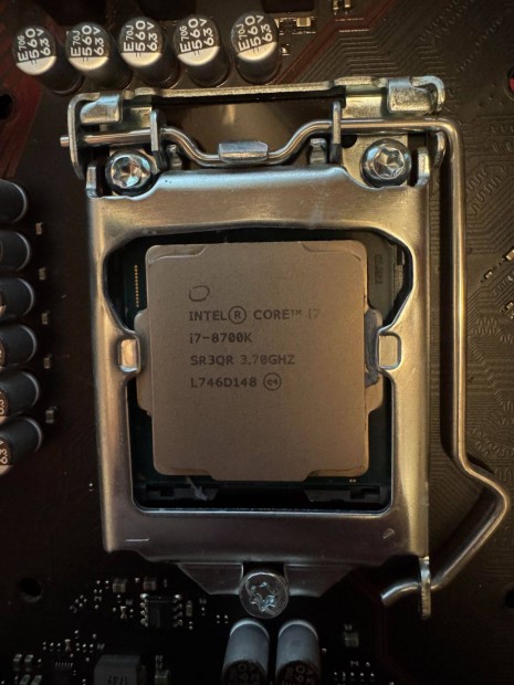 Intel i7 8700k