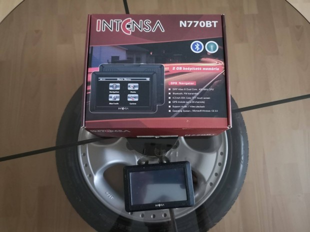 Intensa GPS navigci (Igo) teljes Eurpa trkppel bluet. FM transm