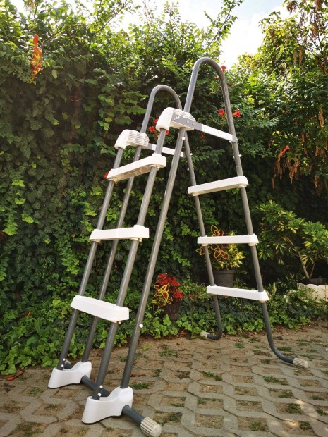 Intex biztonsági medence létra eladó