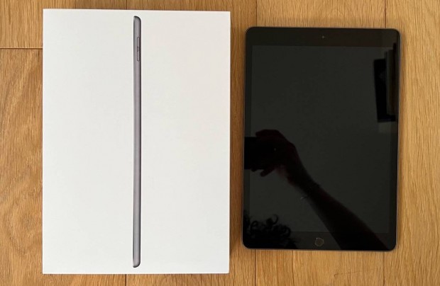 Ipad 7. generci 32GB (2019) + Original Apple tok