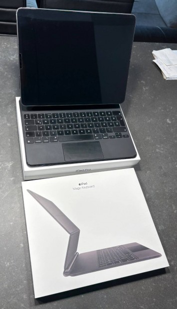 Ipad Pro 12.9 5. Gen 256 GB + Magic Keyboard