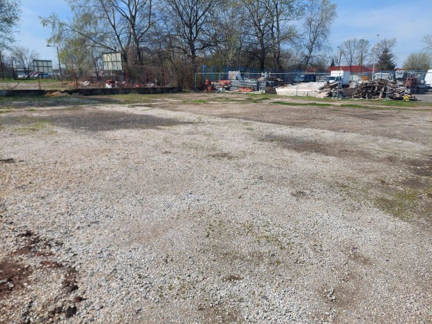 Ipari Ter�let Kiad� 550 m2 Kiad� Di�szegi �s Borz�n-G�sp�r utc�kn�l