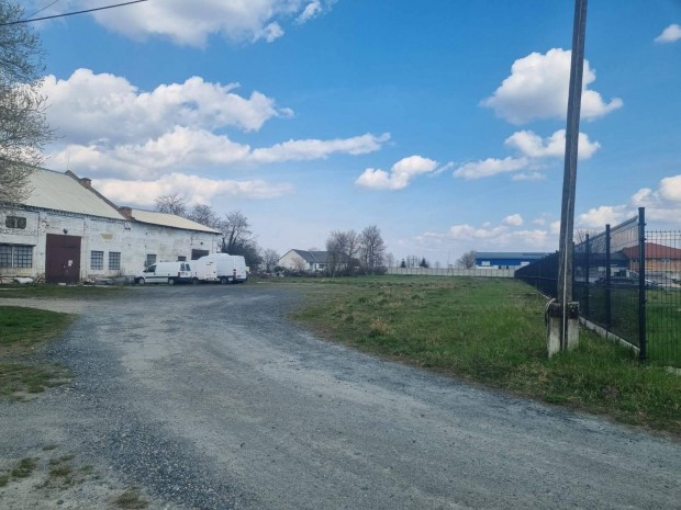 Ipari ingatlan B�k�n