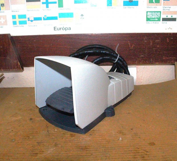 Ipari lábkapcsoló elektromos új Schneider ( 7136 )