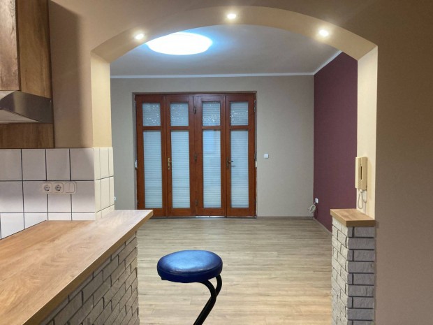 Ipari telephely elad� - 5755 nm + 100 nm �p�let - M5 mellett