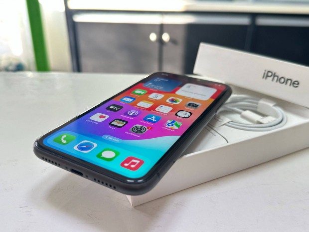 Iphone 11 64GB Black Gyri Fggetlen - jszer gyri llapot