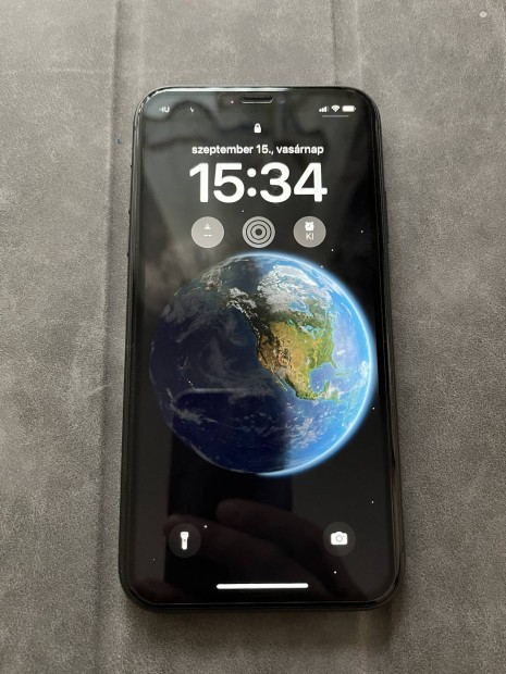 Iphone 11 87%-os akksival