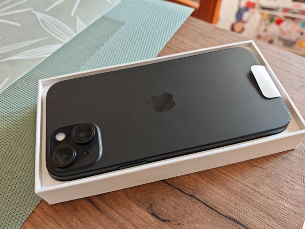 Iphone 15 Black - Vadonatj - 0 perces - fggetlen - Csere is lehet