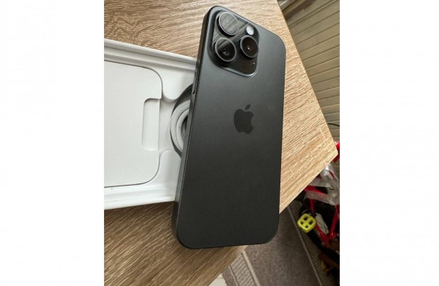 Iphone 15 Pro Max 256GB Black - 3 v Apple garancia - Csere is lehet