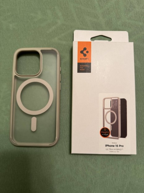 Iphone 15 Pro Spigen tok