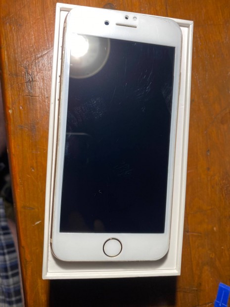 Iphone 8 Gold, White