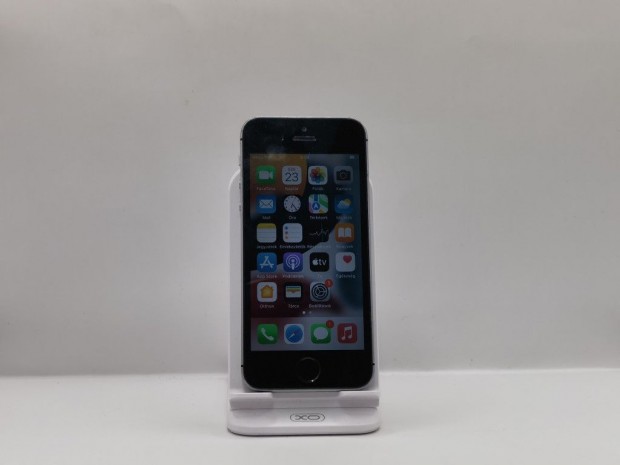 Iphone SE (karcos érintő, sarkán ütődés) (32 GB) ezüst