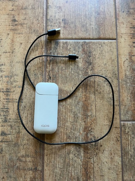 Iqos 2.4 Plus töltővel csak 295 ft házhoz szállítással!