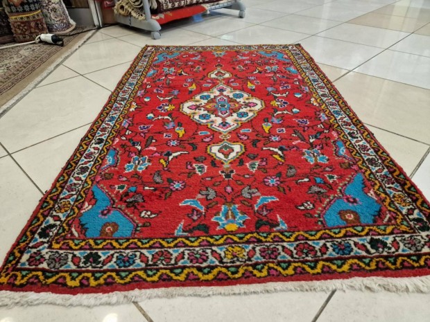 Iráni hussianabadi 82x133 kézi csomózású gyapjú perzsa szőnyeg FZ06
