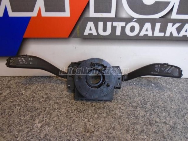 Ir�nyjelz� kar - volkswagen polo