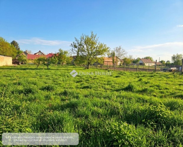 Iregszemcsei elad� 1069 nm-es telek