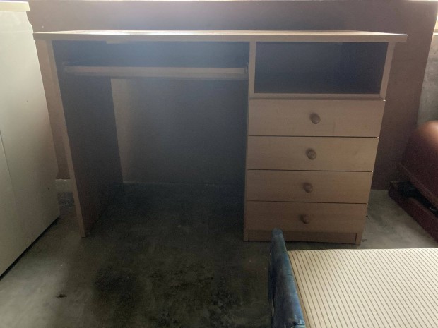 �r�asztal,sz�m�t�g�pasztal