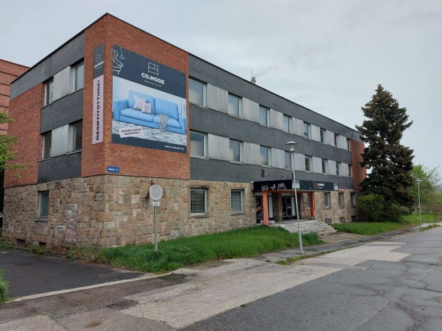 Irodah�z Tatab�ny�n elad�