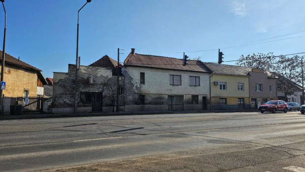 Irodah�z/telephely elad�!