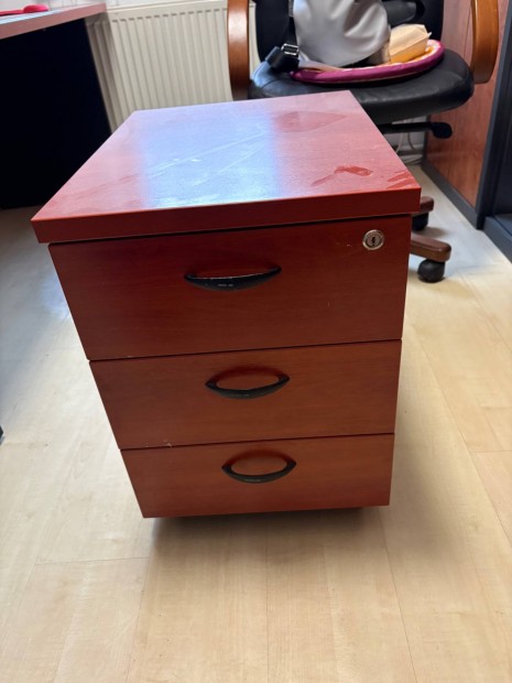 Irodai 3 fi�kos kont�ner elad�