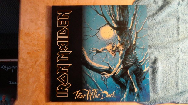 Iron maiden fear of the dark lemez