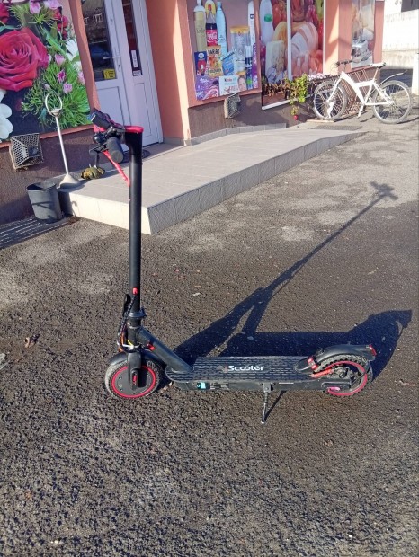 Iscooter I9 elektromos roller/36vx350W.