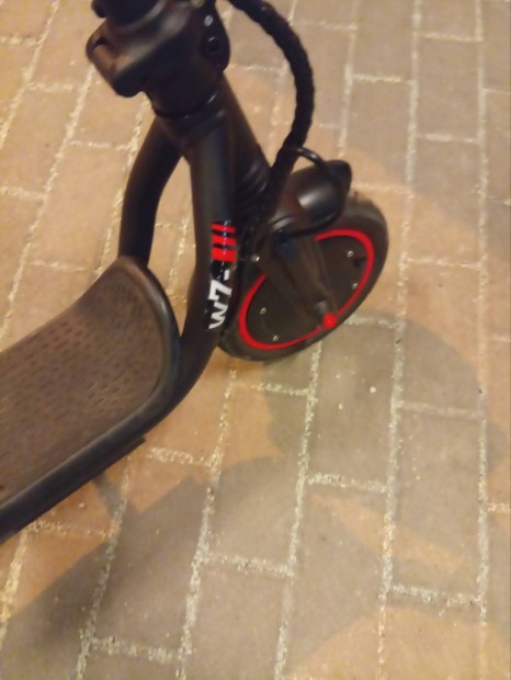 Iscooter W7-es elektromos roller/36vx650W  