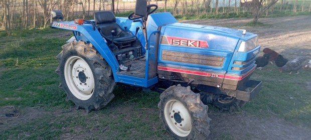 Iseki 22 Le Szervós Iranyváltós Japán kistraktor Talajmaróval 4x4