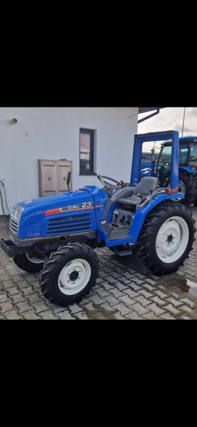 Iseki 23LE kubota yanmar carraro japán kistraktor traktor agt goldoni