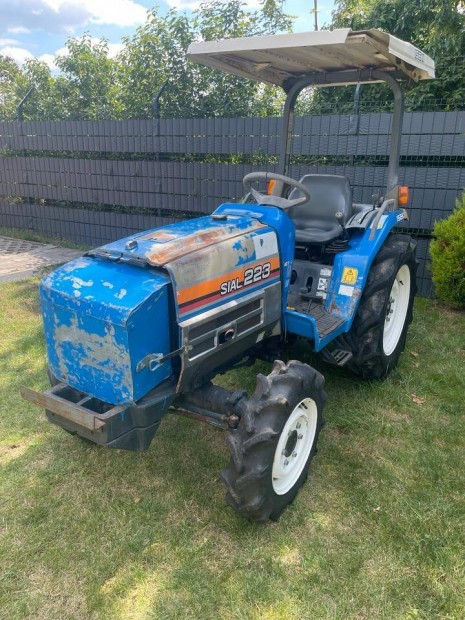 Iseki Sial 223 IQ kis traktor 4x4