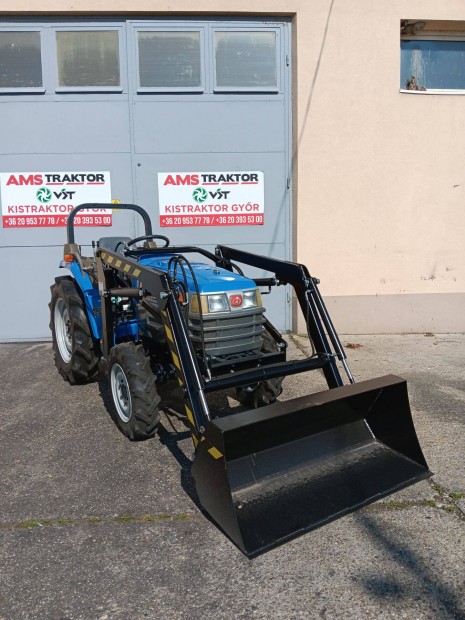 Iseki TF223 összkerekes, szervokormányos 22 Le traktor homlokrakodóval