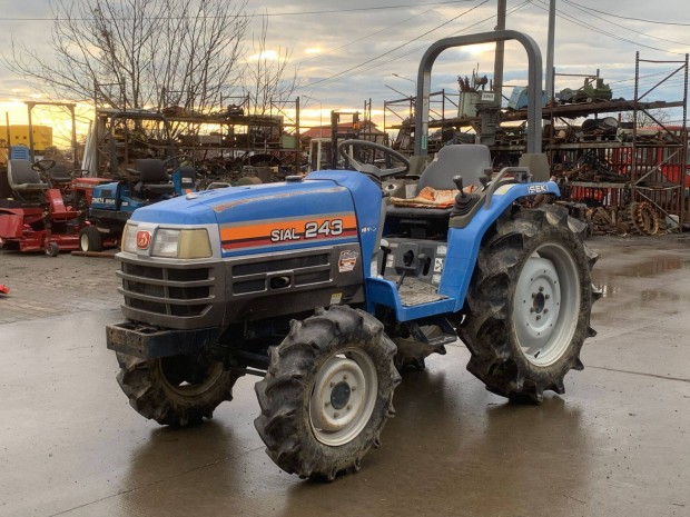 Iseki TF243 traktor