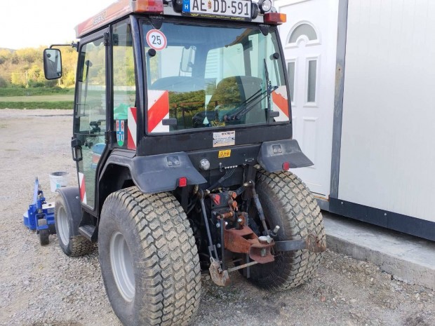 Iseki TH4 kistraktor