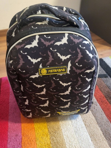 Iskolatska Astrabag