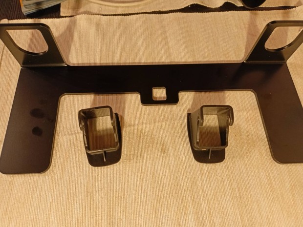 Isofix adapter elad�. 