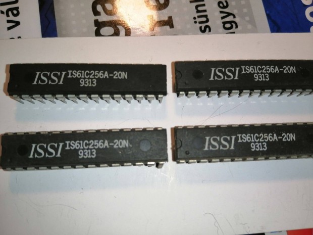 Issi Is61C256A-20C Chip