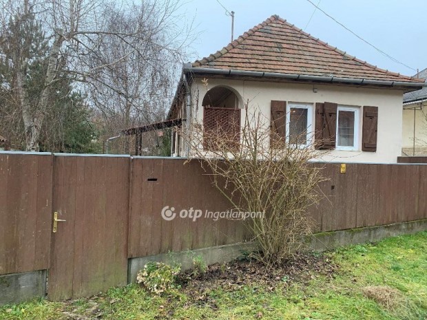 Istenmezejei elad� 60 nm-es h�z