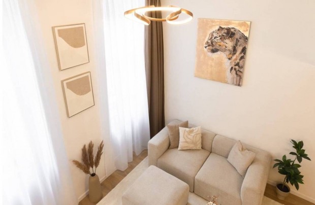 Istv�n utc�ban gal�ri�s premium lak�s b�torozva elad�, tulajdonost�l!