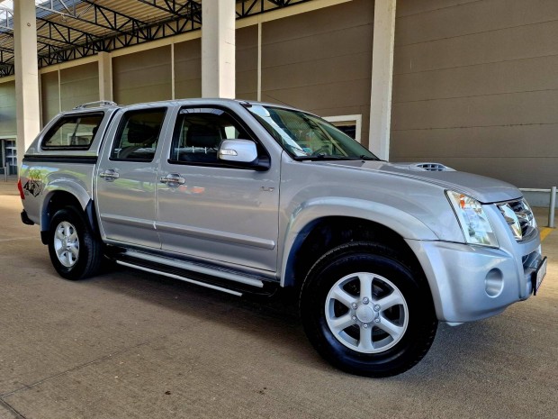 Isuzu D-Max 3.0 D Crew LS (Automata) Megkímélt...