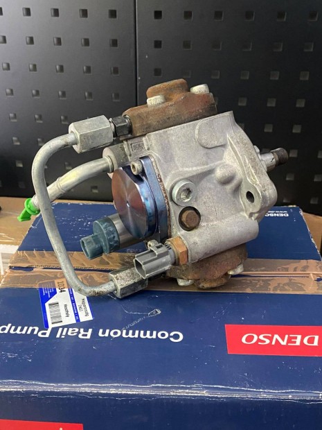 Isuzu D-max nagynyom�s� �zemanyag szivatty�