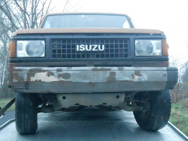 Isuzu Trooper 4WD,DLX,Svájci,benzines terepjáró,papirok nélkűl