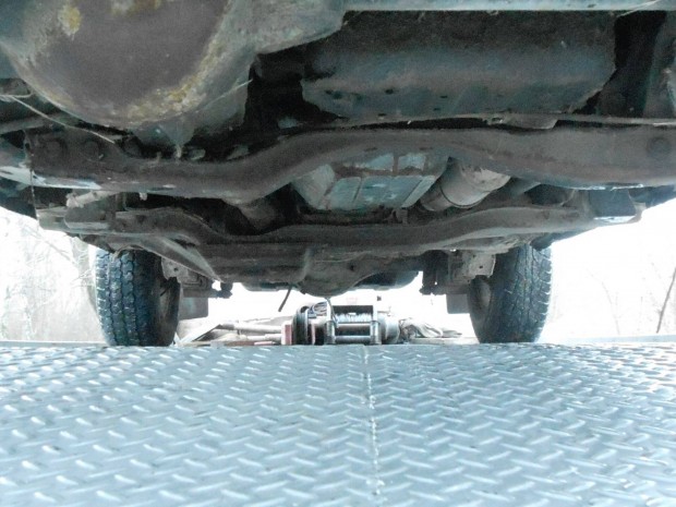 Isuzu Trooper 4WD,DLX,Svájci terepjáróból:futóművek ,csak egyben